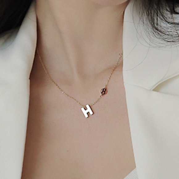 GOLICC Letter Pendant Necklace - Picture 10 of 11